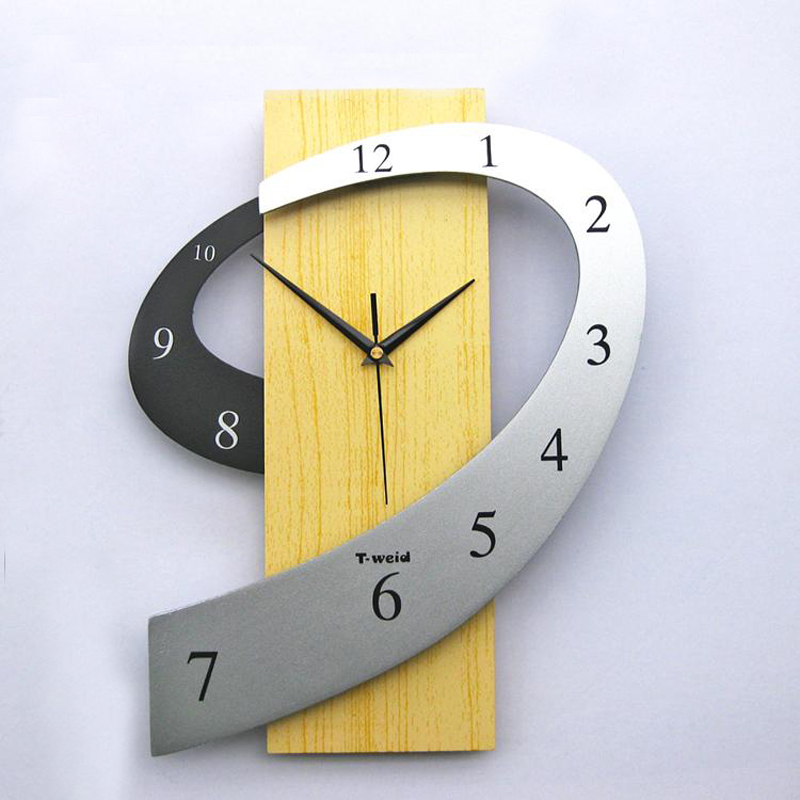 Настенные часы сайты. Необычные настенные часы из дерева. Дизайнерские часы. Часы настенные оригинальные дизайнерские. Дизайнерские деревянные часы.